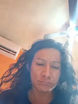 miicheele32 online show from October 12, 7:46 pm