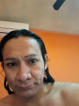 miicheele32 online show from November 5, 9:48 pm