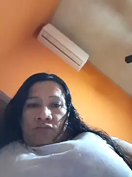 miicheele32 online show from November 22, 8:57 am