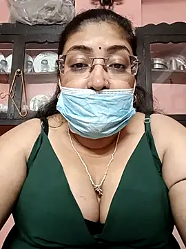 LAVERNIYA  online show from February 12, 6:40 pm