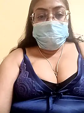 LAVERNIYA  online show from March 6, 7:10 pm
