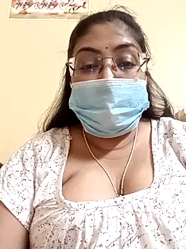 LAVERNIYA  online show from March 7, 1:18 pm