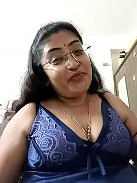 LAVERNIYA  online show from September 13, 7:24 pm