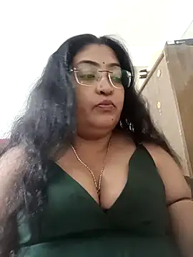 LAVERNIYA  online show from September 16, 11:44 am