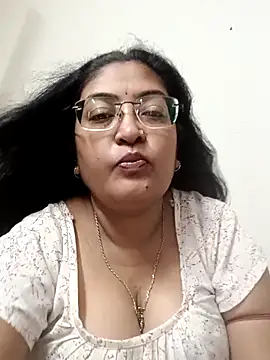 LAVERNIYA  online show from September 19, 3:30 am