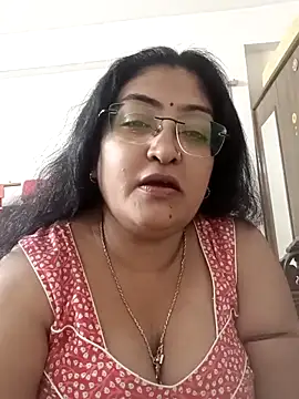 LAVERNIYA  online show from September 24, 12:30 pm