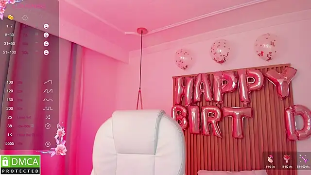 Snapshot of sophiecherry_ chatting on October 6, 10:07 pm sophiecherry online show from October 6, 10:07 pm