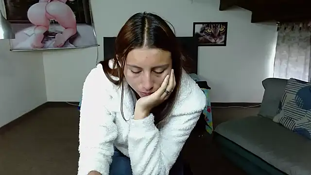 Kloe Deker online show from March 4, 1:17 pm