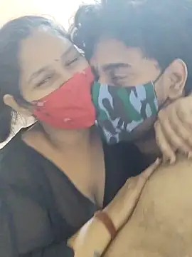 IND COUPLE1 online show from December 8, 12:08 pm