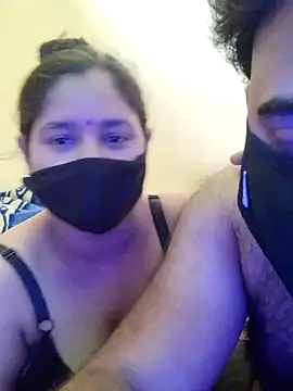 IND COUPLE1 online show from May 2, 8:41 am