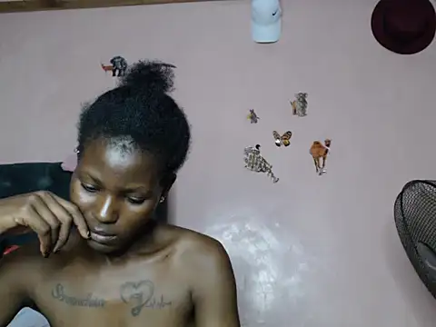 TrishaKalid online show from February 12, 7:02 pm