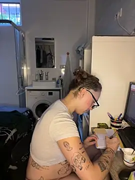 Snapshot of Hawitxui chatting on October 18, 7:31 am Hawitxui online show from October 18, 7:31 am