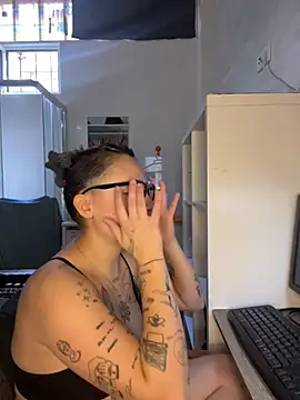 Snapshot of Hawitxui chatting on October 26, 10:32 am Hawitxui online show from October 26, 10:32 am