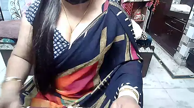 Snapshot of kiranpreet85 chatting on December 23, 3:23 pm kiranpreet85 online show from December 23, 3:23 pm