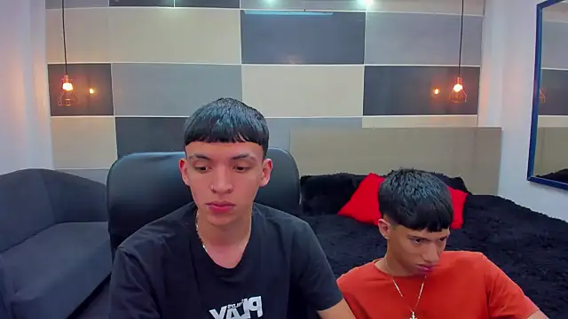 Snapshot of Juan_Nd_Steven chatting on December 4, 4:21 am Juan Nd Steven online show from December 4, 4:21 am