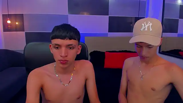 Snapshot of Juan_Nd_Steven chatting on December 14, 8:45 am Juan Nd Steven online show from December 14, 8:45 am