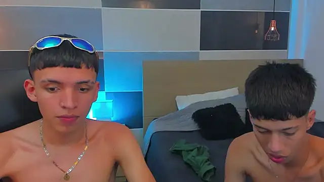 Snapshot of Juan_Nd_Steven chatting on January 7, 7:20 am Juan Nd Steven online show from January 7, 7:20 am