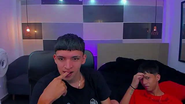 Snapshot of Juan_Nd_Steven chatting on January 15, 4:15 am Juan Nd Steven online show from January 15, 4:15 am