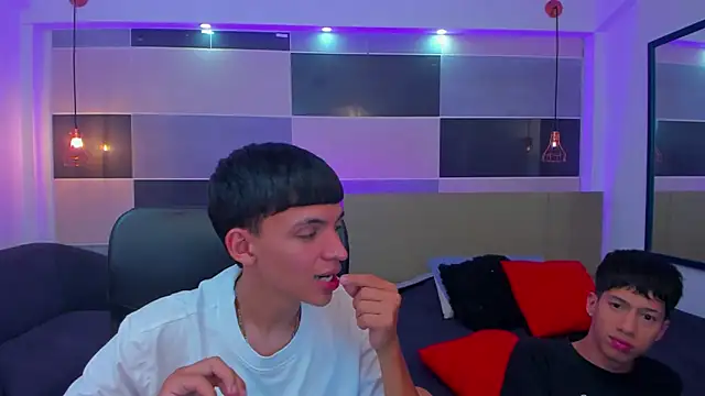 Snapshot of Juan_Nd_Steven chatting on January 31, 4:58 am Juan Nd Steven online show from January 31, 4:58 am