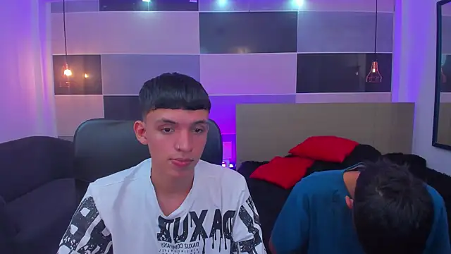 Snapshot of Juan_Nd_Steven chatting on February 8, 4:14 am Juan Nd Steven online show from February 8, 4:14 am