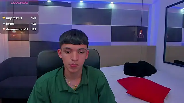 Snapshot of Juan_Nd_Steven chatting on February 22, 10:51 am Juan Nd Steven online show from February 22, 10:51 am