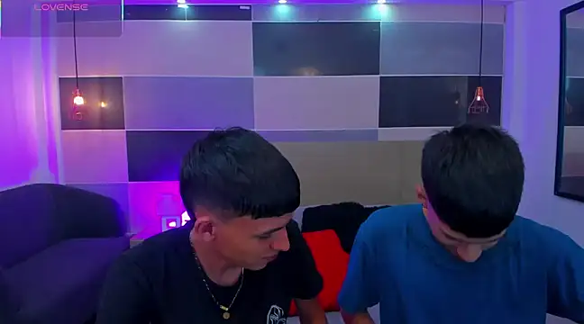 Snapshot of Juan_Nd_Steven chatting on March 1, 4:47 am Juan Nd Steven online show from March 1, 4:47 am