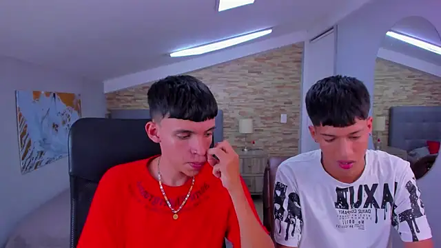 Snapshot of Juan_Nd_Steven chatting on March 5, 10:33 am Juan Nd Steven online show from March 5, 10:33 am