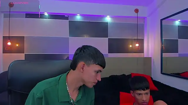 Snapshot of Juan_Nd_Steven chatting on March 15, 4:35 am Juan Nd Steven online show from March 15, 4:35 am