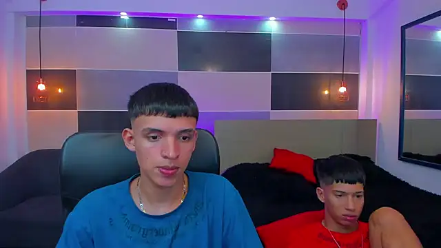 Snapshot of Juan_Nd_Steven chatting on March 22, 11:11 am Juan Nd Steven online show from March 22, 11:11 am