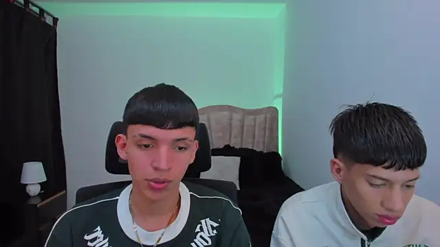 Snapshot of Juan_Nd_Steven chatting on September 13, 3:28 am Juan Nd Steven online show from September 13, 3:28 am