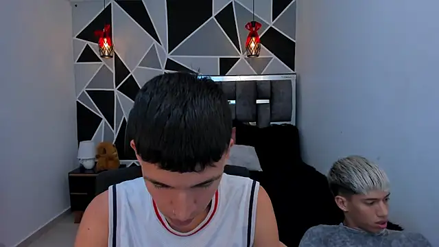 Juan Nd Steven online show from May 6, 11:32 pm