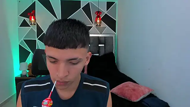 Juan Nd Steven online show from May 7, 11:43 pm