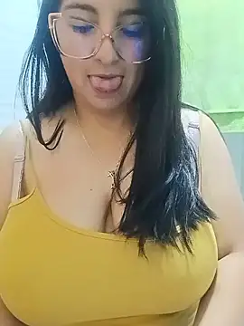  Angelinaandrade  online show from July 8, 1:15 pm