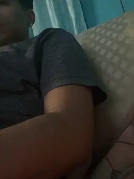 Snapshot of xxkingxx420 chatting on March 23, 8:37 am xxkingxx420 online show from March 23, 8:37 am