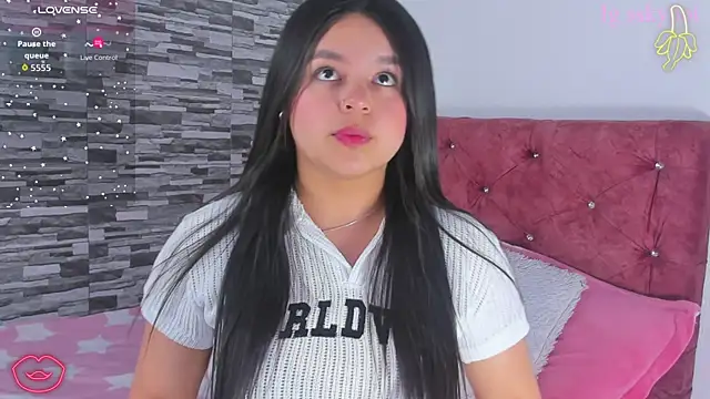 skyhotgirll online show from October 3, 4:31 am