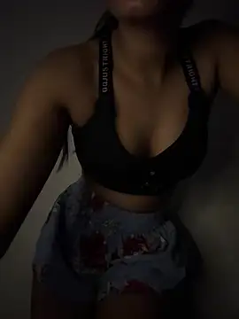 Hot Goldengirl online show from May 16, 7:34 pm
