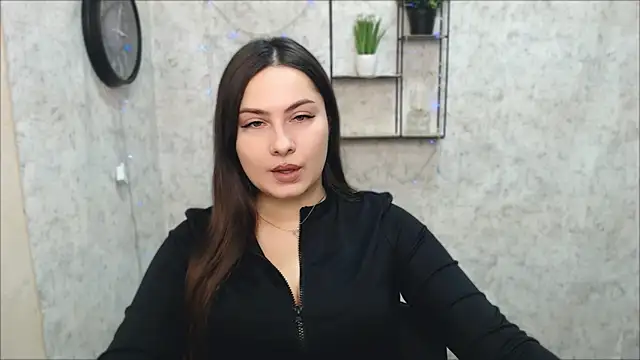 EmiliaTemi  online show from December 27, 12:12 pm