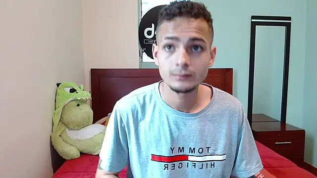 Snapshot of Jeffstyle18 chatting on October 7, 6:38 pm Jeffstyle18 online show from October 7, 6:38 pm