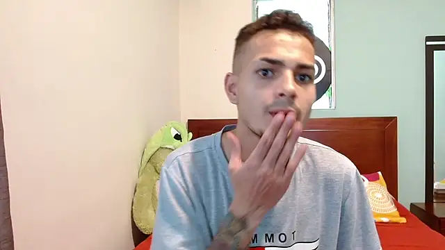 Snapshot of Jeffstyle18 chatting on October 8, 8:17 pm Jeffstyle18 online show from October 8, 8:17 pm