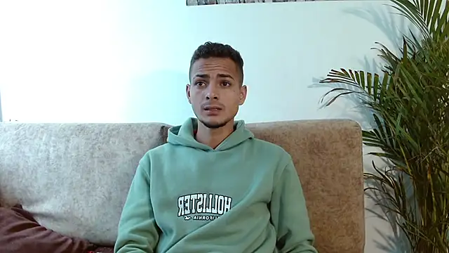 Snapshot of Jeffstyle18 chatting on October 13, 7:47 pm Jeffstyle18 online show from October 13, 7:47 pm