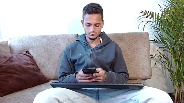 Snapshot of Jeffstyle18 chatting on October 21, 7:03 pm Jeffstyle18 online show from October 21, 7:03 pm