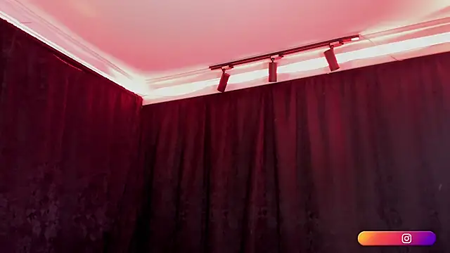 MiaKnox online show from May 1, 12:04 am