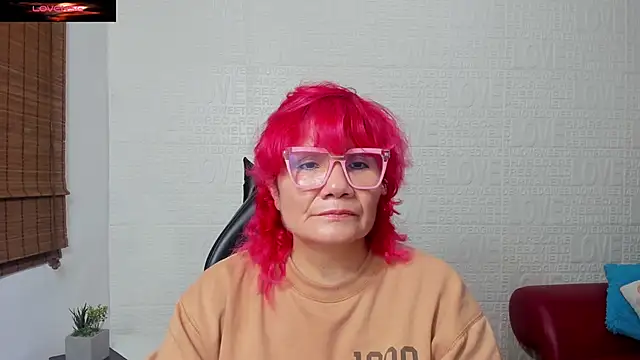 Snapshot of Salomeediaz_ chatting on February 13, 9:06 pm Salomeediaz online show from February 13, 9:06 pm