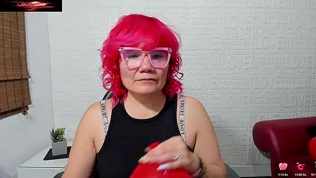 Snapshot of Salomeediaz_ chatting on February 14, 9:10 pm Salomeediaz online show from February 14, 9:10 pm