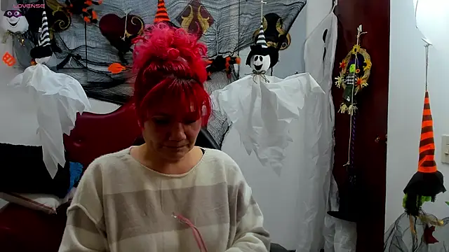 Snapshot of Salomeediaz_ chatting on October 17, 9:06 pm Salomeediaz online show from October 17, 9:06 pm