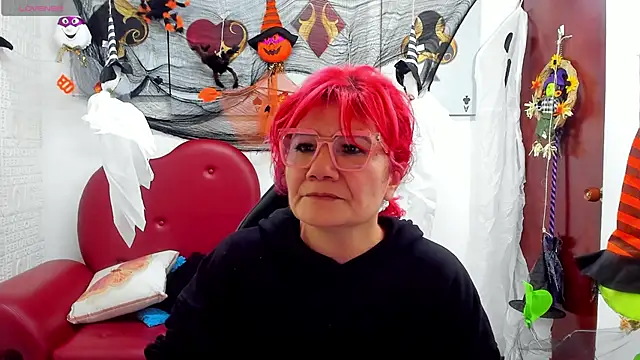 Snapshot of Salomeediaz_ chatting on October 19, 1:01 pm Salomeediaz online show from October 19, 1:01 pm