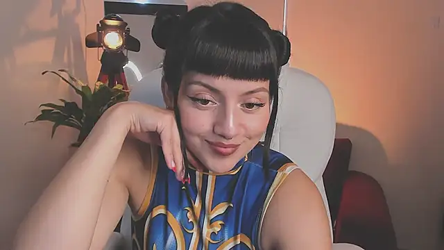 nahiapaws online show from September 13, 5:35 pm