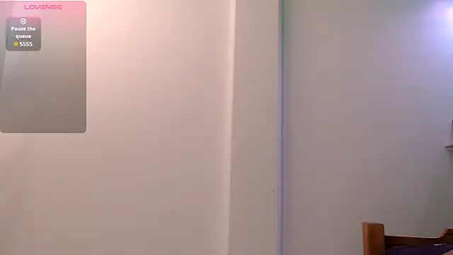 alisontitsmilk19 online show from December 15, 2:16 am