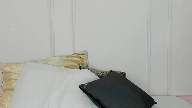 Snapshot of Mariapettit chatting on February 18, 11:50 am Mariapettit online show from February 18, 11:50 am