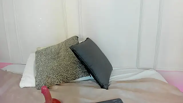 Snapshot of Mariapettit chatting on February 26, 12:04 pm Mariapettit online show from February 26, 12:04 pm